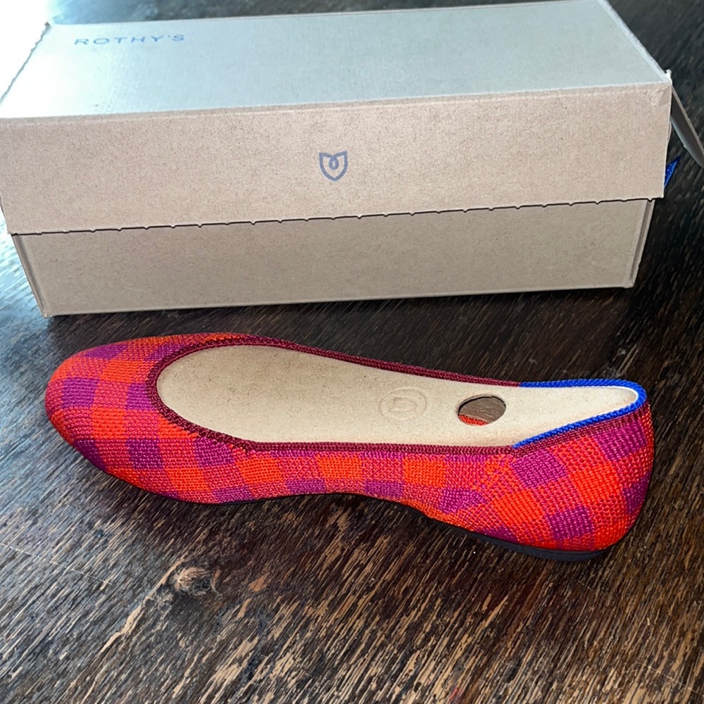 Rothy’s NWT The Square
Pomegranate Gingham
W 5.5